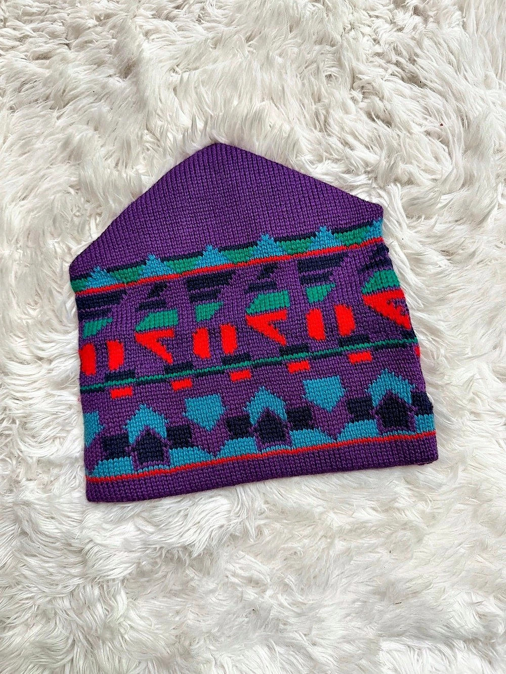 Vintage Igloos Geometric 100% Wool Hat in Purple & Multicolor